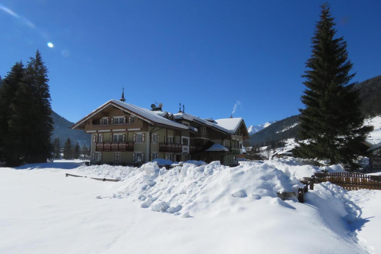 Residence Holiday Pozza di Fassa Εξωτερικό φωτογραφία